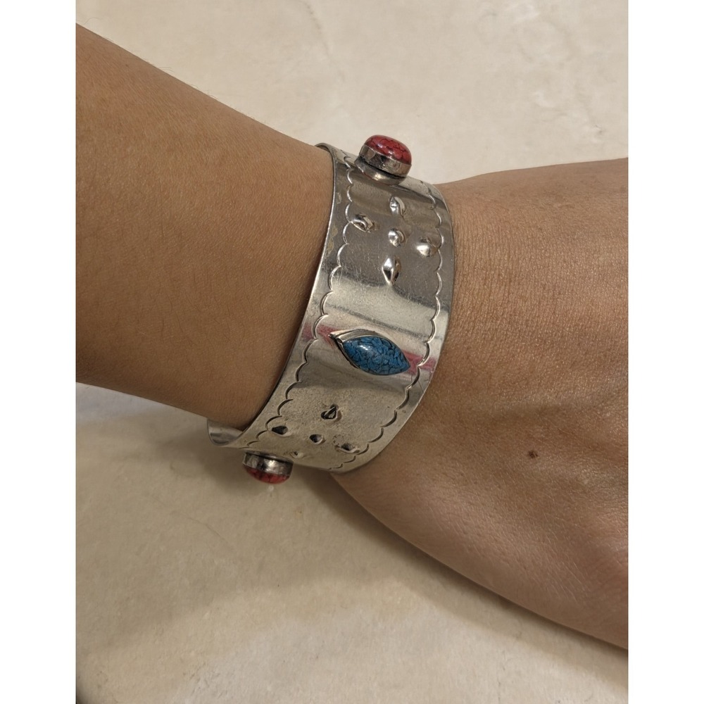 Vintage Southwestern Style Silver‎ Tone Cuff Bracelet Turquoise & Coral 6.5"